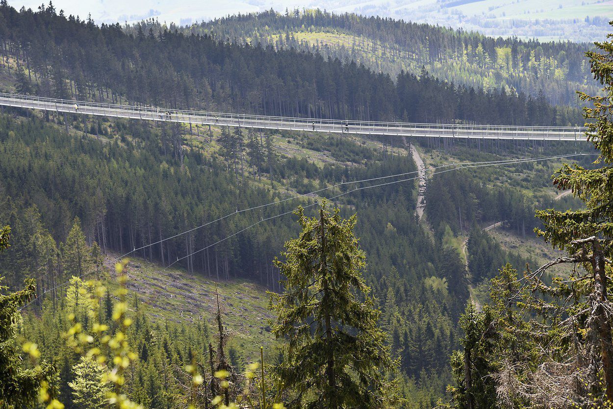 Dolní Morava, Stezka v oblacích, vyhlídka, rozhledna, mraky, turisti, Sky Bridge 721, visutý most