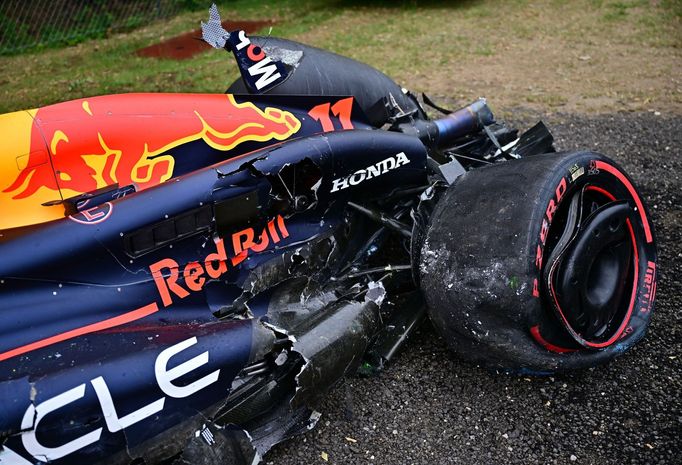 Havarovaný Red Bull Sergia Péreze v kvalifikaci na VC Maďarska F1 2024