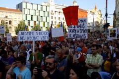 Další protesty proti Babišovi a Benešové v regionech. Příště se lidé sejdou na Letné