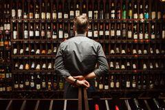 Nulová daň na víno je nesmysl, zvítězila lobby. Analytici rozporují argumenty vinařů