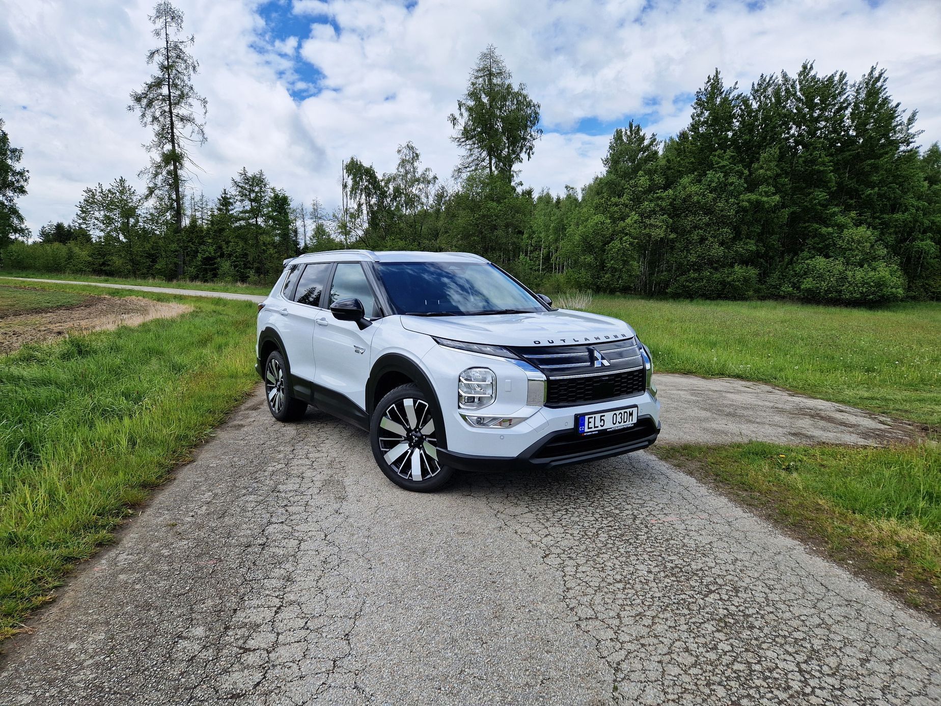 Mitsubishi Outlander PHEV test