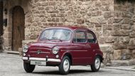 Relativně drahý sedan ale nemohl splnit úkol motorizovat Španělsko. To dokázal splnit až Seat 600, licenční Fiat 600, který se ve Španělsku montoval od roku 1957.