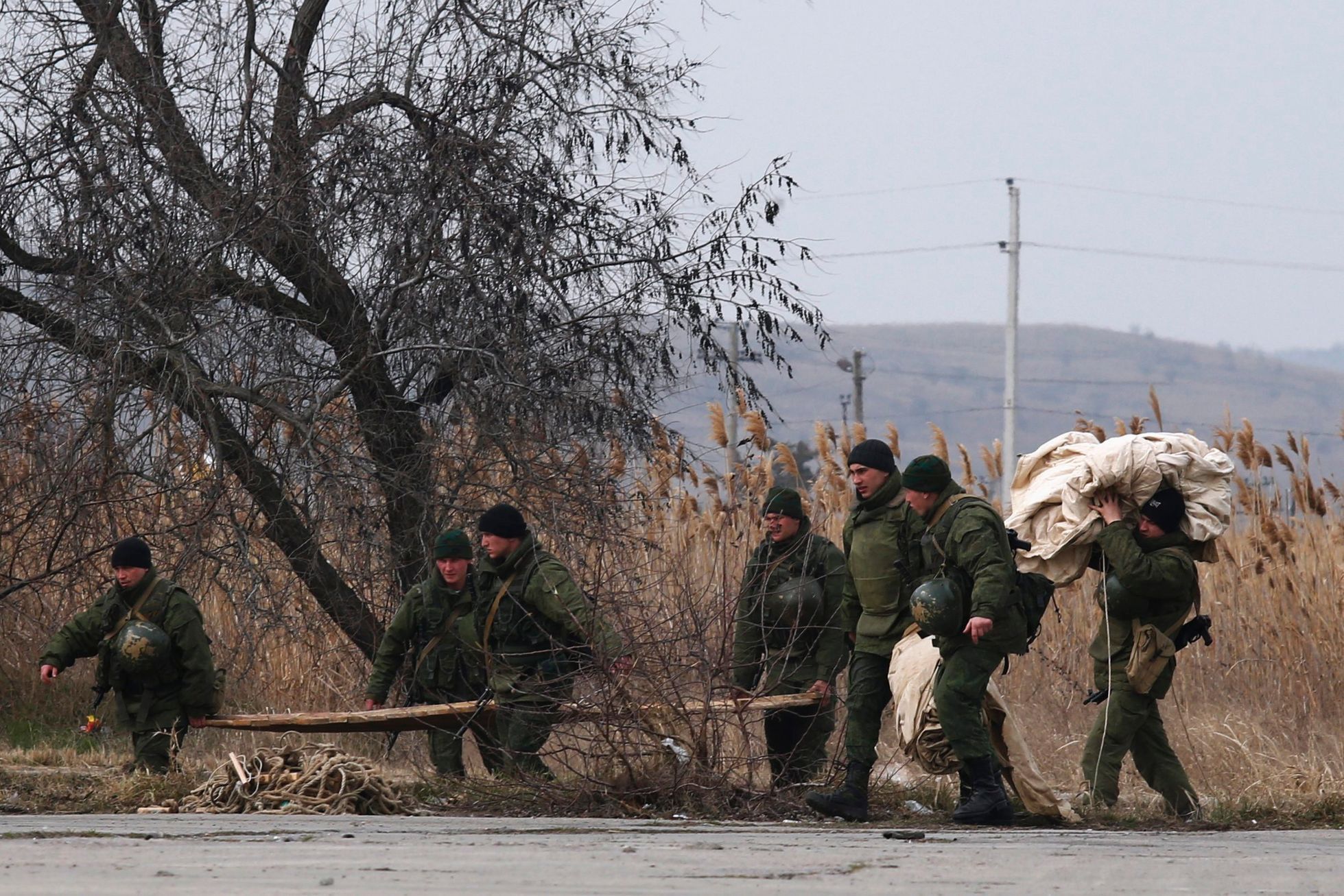 Ukrajina - Krym - Kerč - ruští vojáci - 4. března 2014