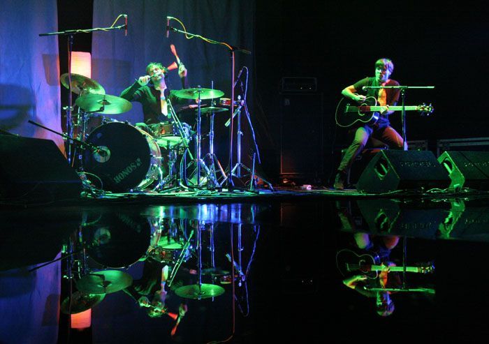 Žádný klam. Jen kaluže na pódiu (Tata Bojs)