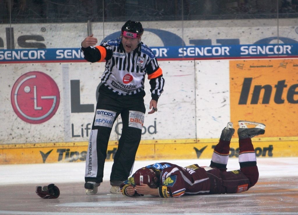 Derby Sparta - Slavia: zraněný Hanzlík