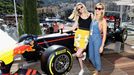 F1, VC Monaka 2017: modelka Kate Uptonová a závodnice Carmen Jordaová