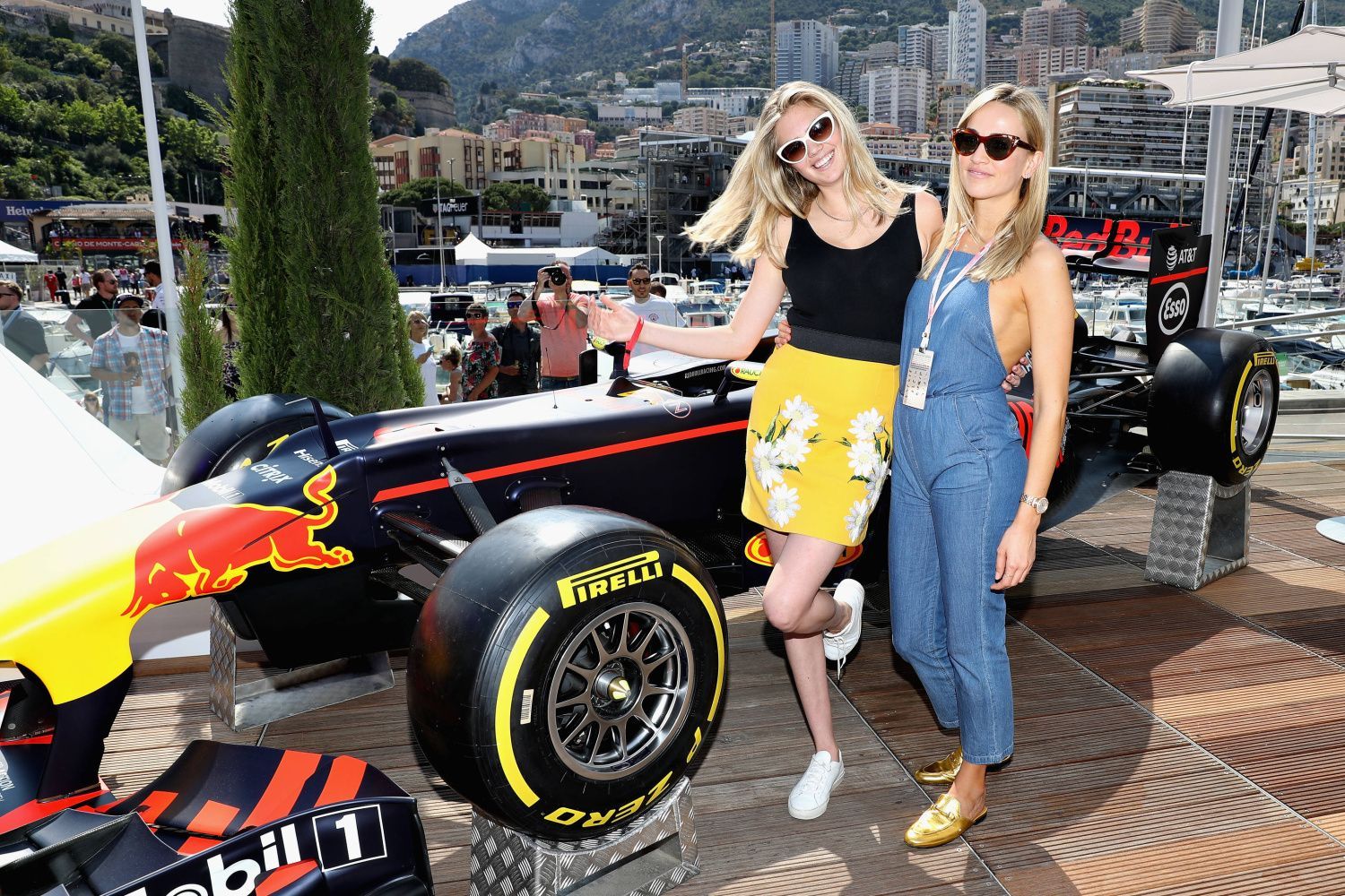 F1, VC Monaka 2017: modelka Kate Uptonová a závodnice Carmen Jordaová