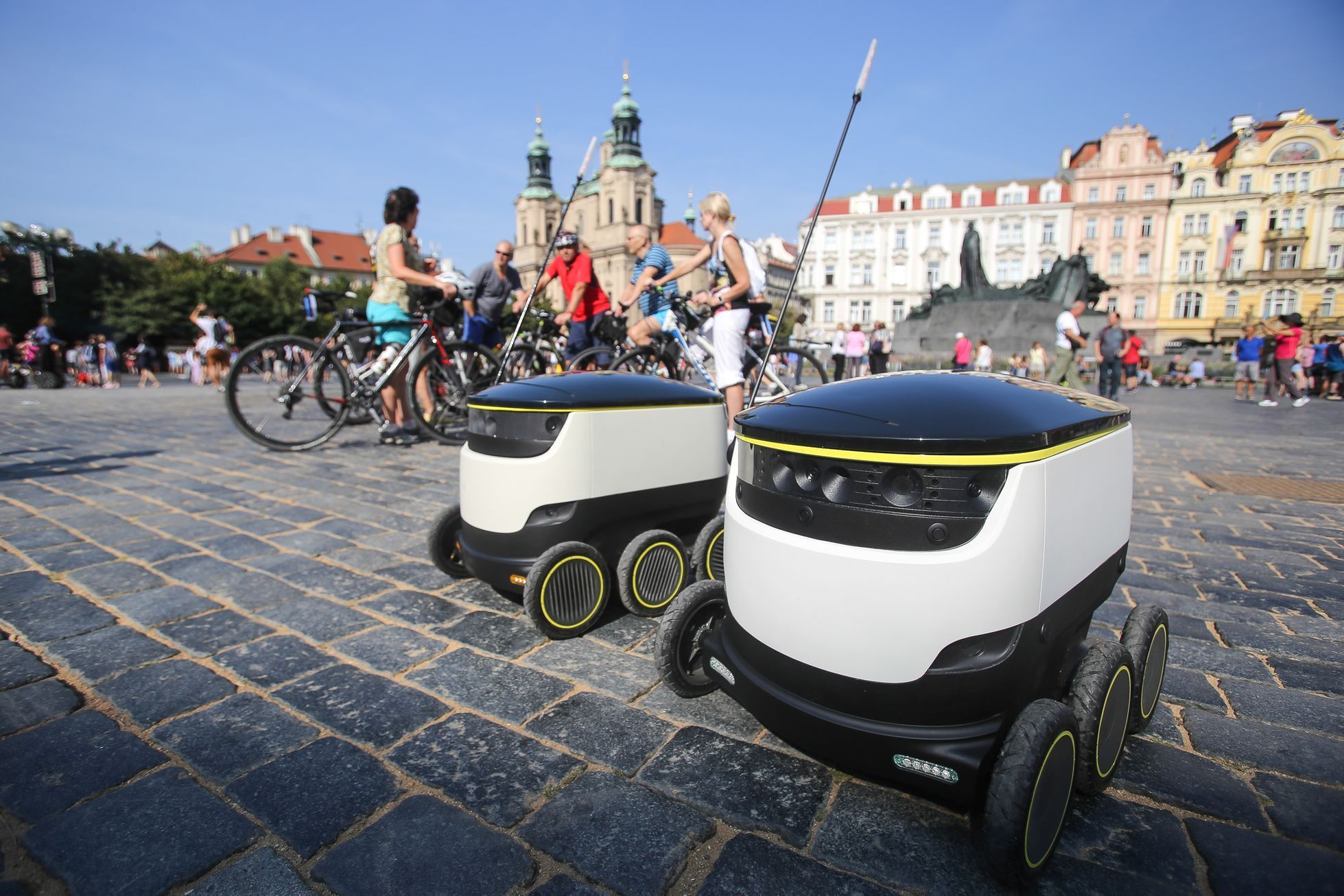 Samodoručovací robot firmy Starship Technologies prvně v Praze pro Rohlik.cz