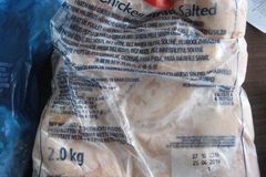 Veterináři našli v kuřecím mase z Brazílie salmonelu. Zakažte dovoz z této země, volají zemědělci