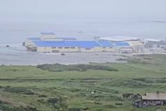 Pobřeží Kamčatky zasáhlo zemětřesení o síle 7,8 stupně, hrozí tsunami