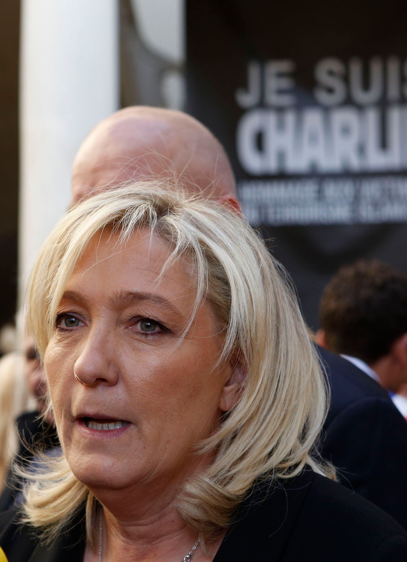 Politička Marine Le Penová při demonstraci proti terorismu v Beaucaire