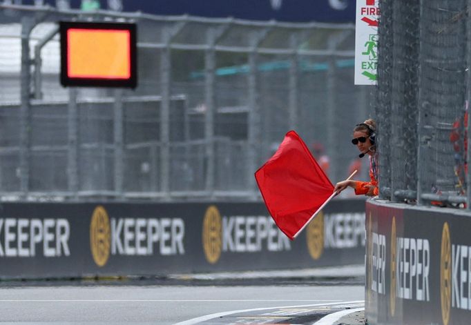 Červená vlajka během sprintu v rámci Velké ceny Miami F1 2025