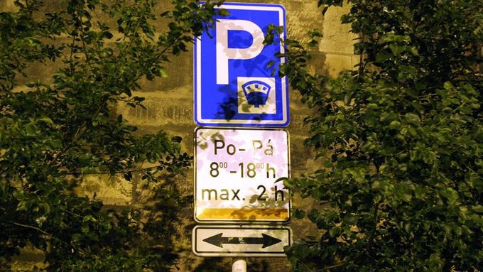 Poplatky za parkování v oranžové zóně jsou často poměrně vysoké.