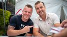 Bývalí třinečtí útočníci Martin Adamský a Jiří Polanský při loučení se starou Werk Arenou