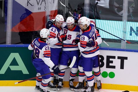 Česko - USA 2:4. Američané trestají chyby, Flek z nájezdu nesnížil
