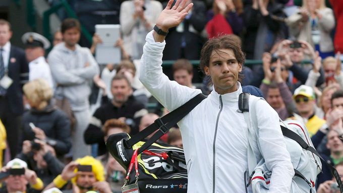 Rafael Nadal skončil ve Wimbledonu v prvním kole. Nestačil na Belgičana Steveho Darcise.