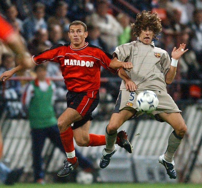 Carles Puyol v zápase Barcelony proti Púchovu v září 2003.