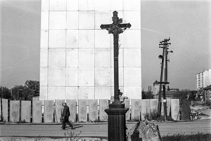 Jedinečné retro. Fotografie Jaromíra Čejky ukazují dávný život na sídlišti v Praze