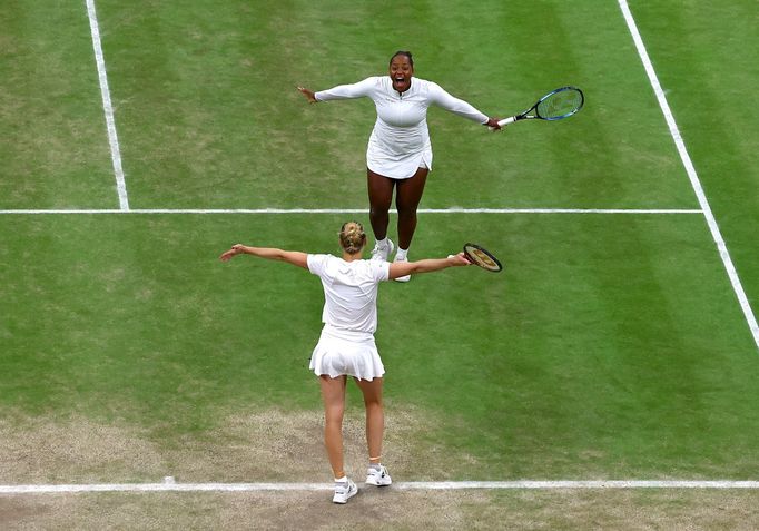 Taylor Townsendová a Kateřina Siniaková, Wimbledon 2024
