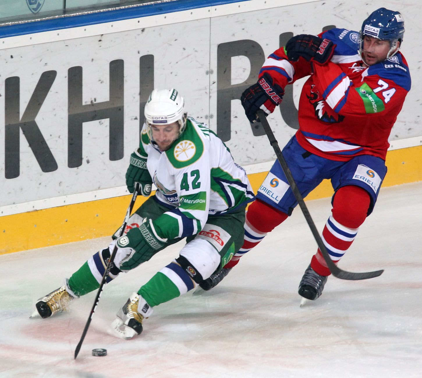 KHL, Lev Praha - Salavat Julajev Ufa: Nathan Oystrick - Sergej Zinovjev