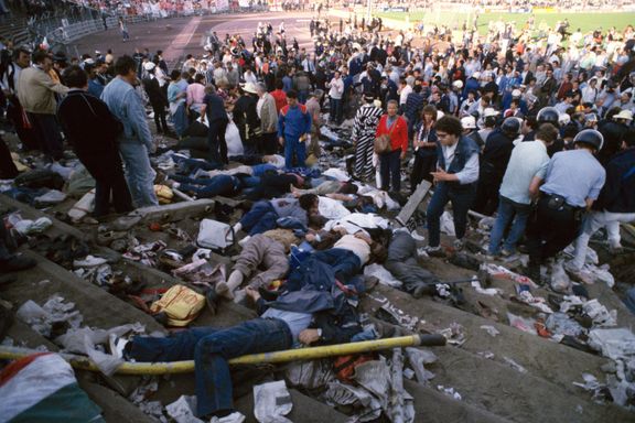 Snímek z apokalypsy na stadionu v Bruselu před finále fotbalového PMEZ v roce 1985