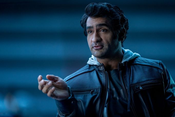 Kumail Nanjiani jako Bark Multiverse.