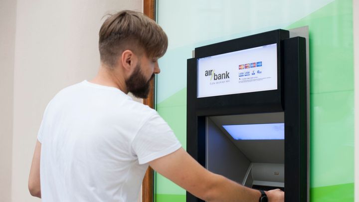 Sdílené bankomaty i na vklady. Vybrané banky zprovozoní službu od nového roku