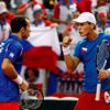 Radek Štěpánek a Tomáš Berdych se hecují ve čtyřhře utkánív Daviscupu v Chorvatsku