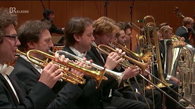 Mariss Jansons uvádí Straussovu Alpskou symfonii se Symfonickým orchestrem Bavorského rozhlasu.