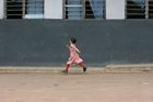 Zděšení v Indii, muži znásilnili šestiletou dívenku