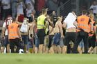 Po výtržnostech v zápase se Suboticou dopadla policie 12 fanoušků