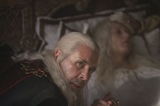 Paddy Considine jako Viserys.