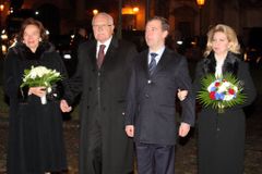Ruský prezident je v Praze, vítali ho v klášteře