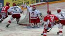 HC SLavia Praha - HC Oceláři Třinec během utkání play off.