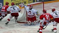 HC SLavia Praha - HC Oceláři Třinec během utkání play off.