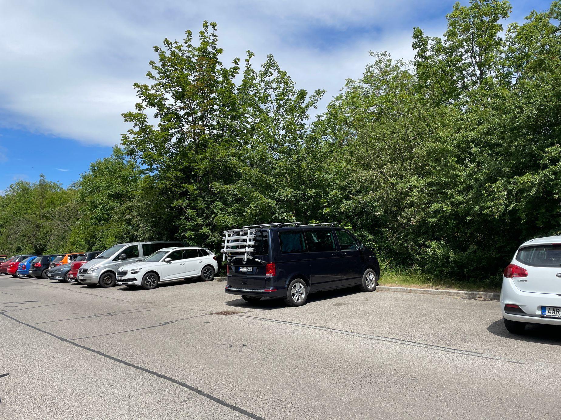 Vypouštění pneumatik auta EL značka Praha 6 Navigátorů