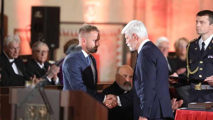 Živě: Prezident Petr Pavel předává státní vyznamenání