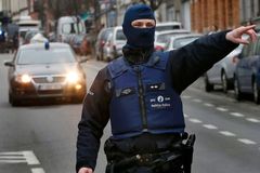 Belgie vydá Francii dva muže, měli napomáhat pařížským teroristickým útokům