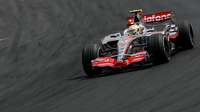 Odnese Lewis Hamilton a McLaren špionážní aféru?