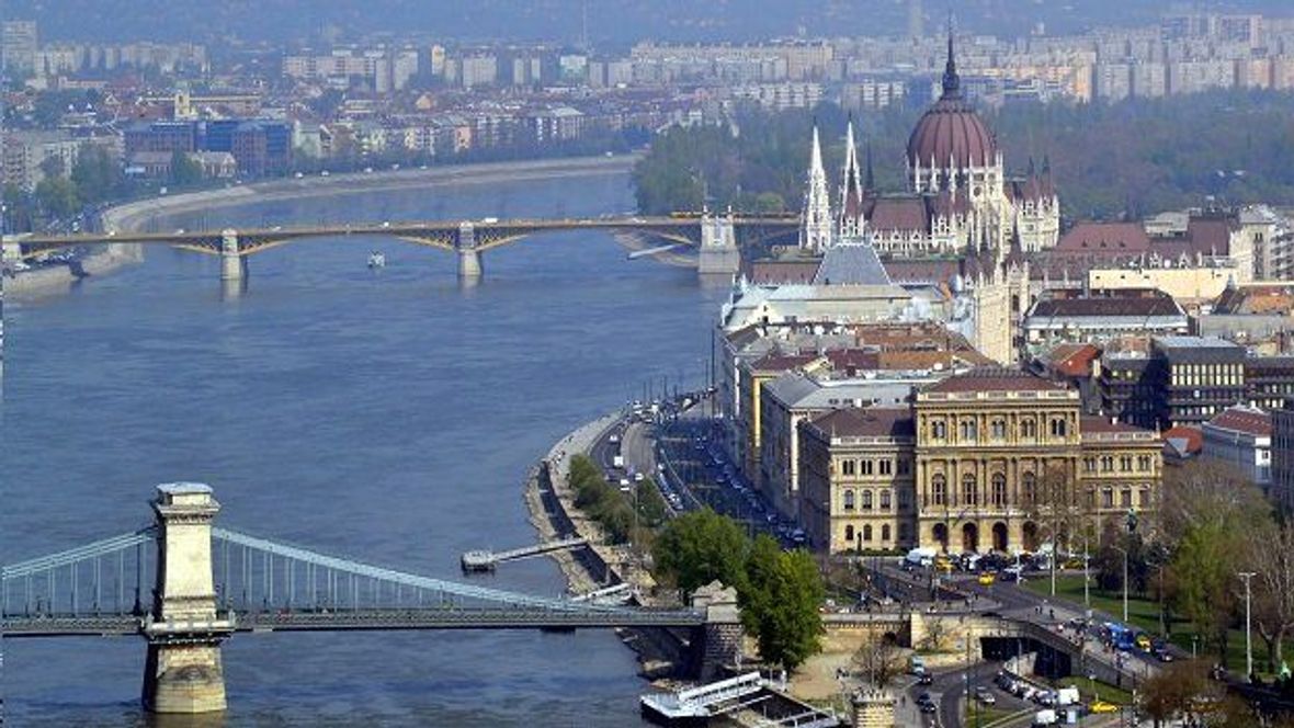 Cestuj levně: Budapešť. Guláš, bary a lázně