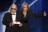 Jack Nicholson a Diane Keatonová na udílení Oscarů.