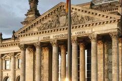 Rakušané zatkli muže, chtěl navést letadlo na Bundestag