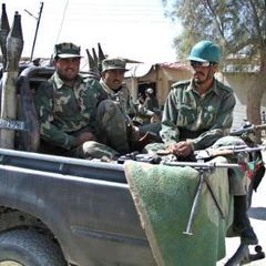 Pákistánští vojáci při hlídkování na hranici s Afghánistánem