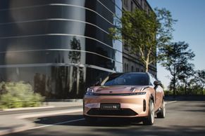Volvo dostává sourozence. Do Česka vstupuje čínská značka Lynk & Co