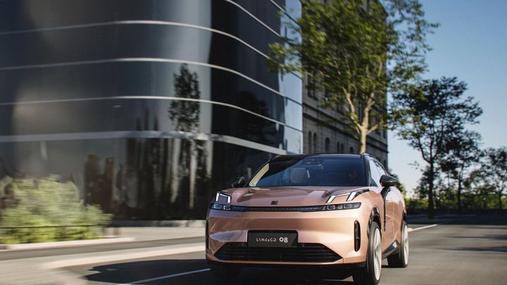 Volvo dostává sourozence. Do Česka vstupuje čínská značka Lynk & Co; Zdroj foto: Lynk & Co