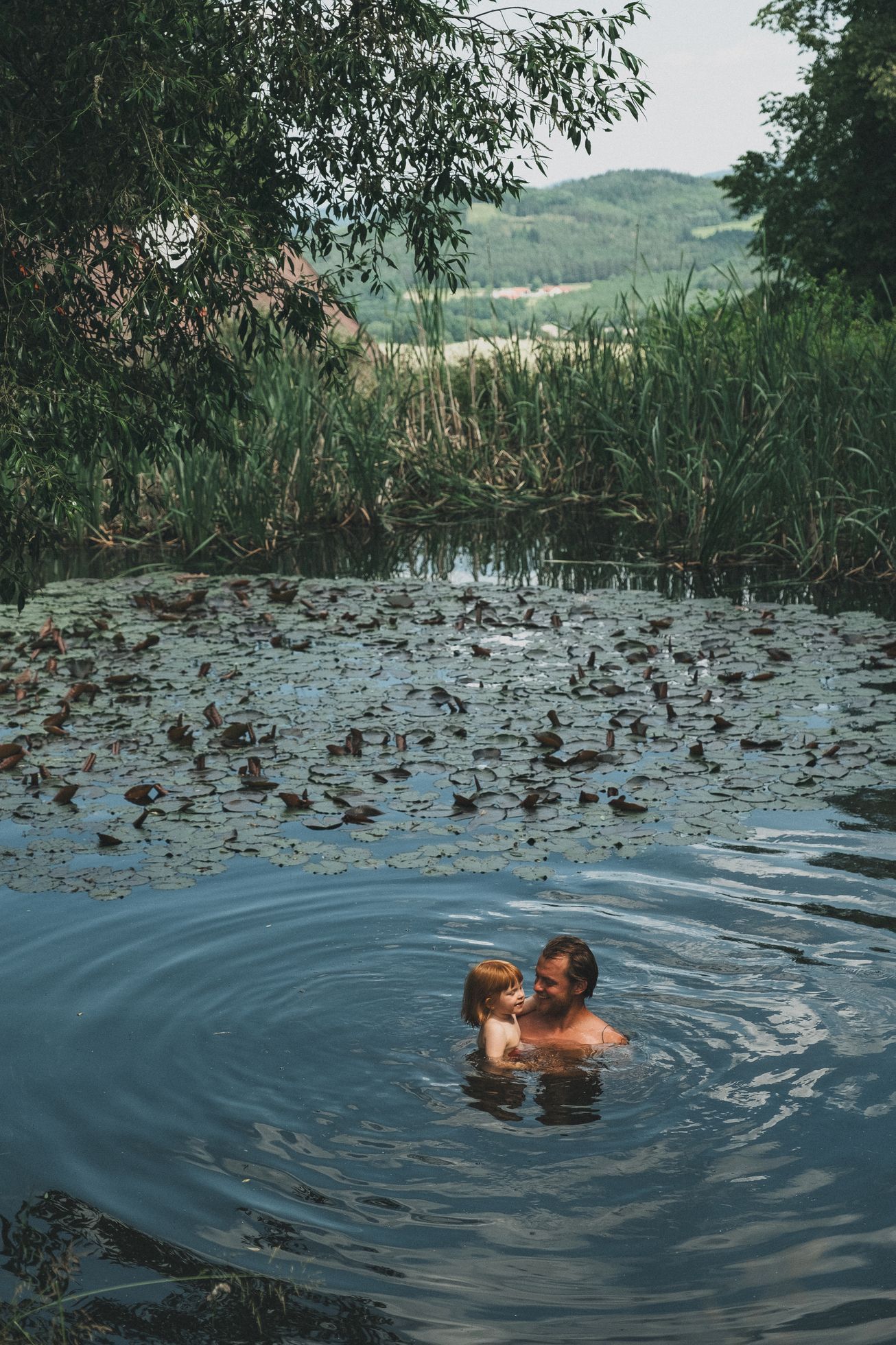 Příběh "Jako na táboře", Kniha Na okraji domov můj, Na okraji domov můj: Sedm příběhů o životě na české vesnici a proměně venkova, Magazín, fotogalerie