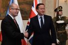 Britský premiér Cameron navštívil Prahu, Sobotkovi přislíbil pomoc se zablokovaným prodejem letounů