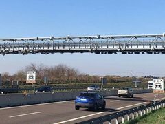 Pozor, abyste na italské dálnici nevjeli do pruhu určeného pro majitele elektronických jednotek Telepass