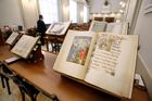 Rádio Vaticana ve své reportáži vypočetlo, že Vatikán má ve své knihovně neuvěřitelných 8 500 prvotisků.