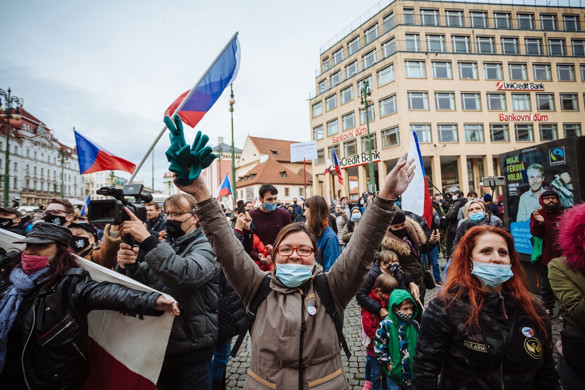 Demonstrace proti omezování svobod, koronavirus, Náměstí republiky, 28. 10. 2020